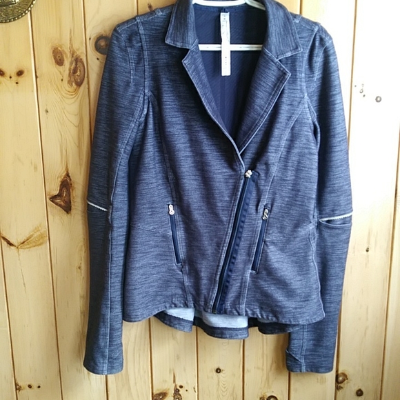 Lululemon jacket - Picture 3 of 6